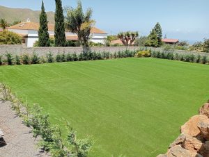Instalar césped artificial en jardín o terraza tenerife