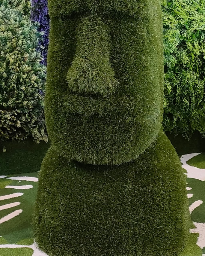 totem de césped artificial por aceviños jardinería