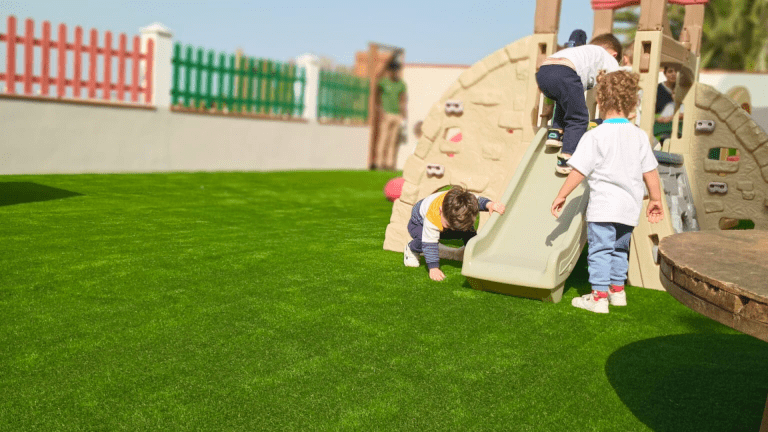 Césped artificial para parques infantiles en Tenerife