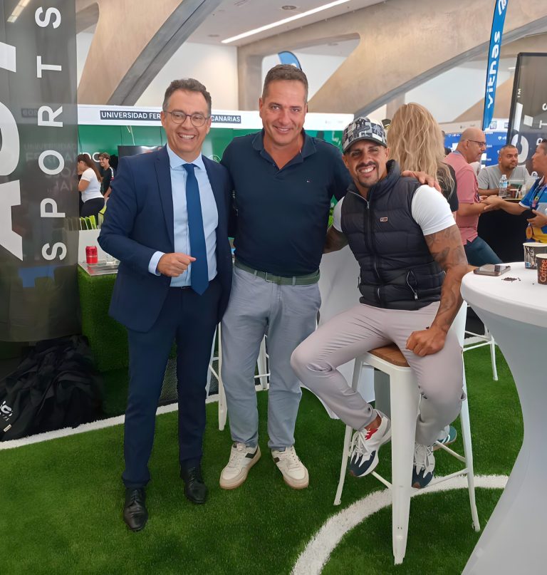 Aceviños Jardinería junto a Act sports recibiendo a Vitolo, exfutbolista del CD Tenerife y a Carlos Tarife, concejal de Servicios Públicos del Ayuntamiento de Santa Cruz.