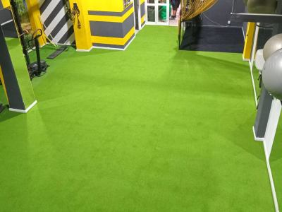 Césped artificial en Gimnasio Tenerife