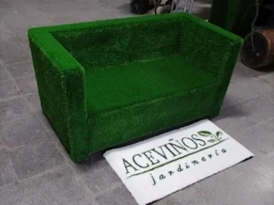 sillón de césped artificial