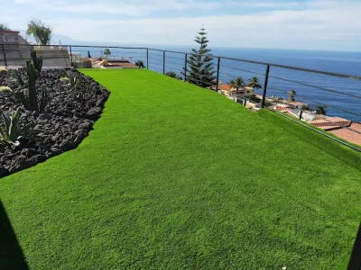 césped artificial adaptable a terreno en tenerife
